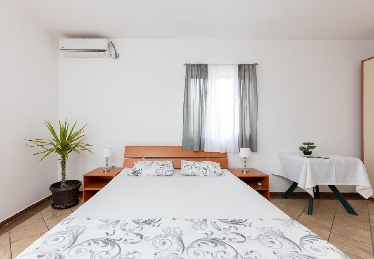 Apartments Bojic ติวัต ภายนอก รูปภาพ